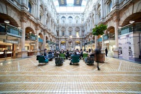 Luxury City Pop Up Boutique - Image 9