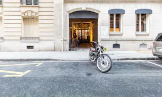 One-of-a-kind space near Malesherbes - Image 17