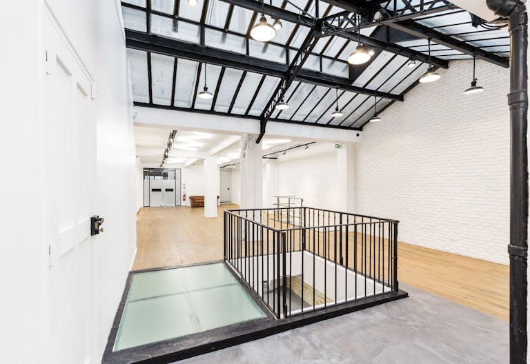 Unique Space near Palais Royal - Image 1