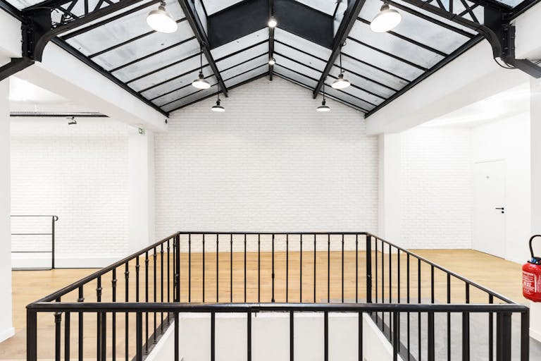 Unique Space near Palais Royal - Image 3