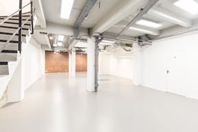 Unique Space near Palais Royal - Image 4