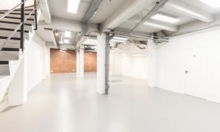 Unique Space near Palais Royal - Image 4