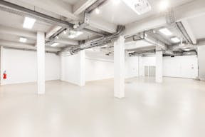 Unique Space near Palais Royal - Image 6