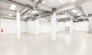 Unique Space near Palais Royal - Image 6