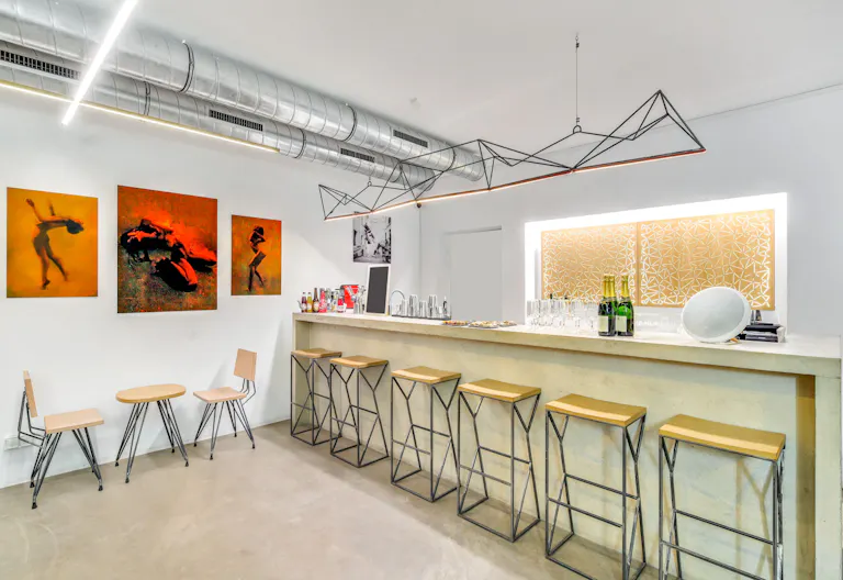 An arty club in the heart of Paris - Image 4