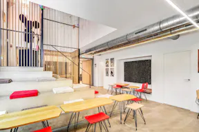 An arty club in the heart of Paris - Image 6