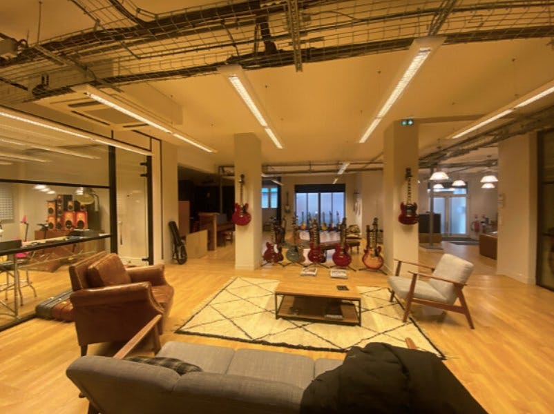 423 Square Meter Office Space on Rue Albert Thomas, Paris