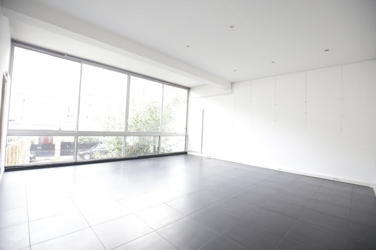 Elegant Unique Space near Avenue Hoche - Image 3