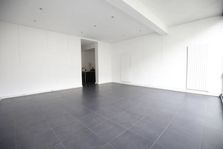 Elegant Unique Space near Avenue Hoche - Image 4