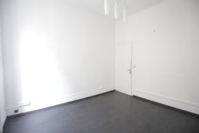 Elegant Unique Space near Avenue Hoche - Image 11