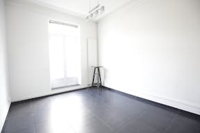 Elegant Unique Space near Avenue Hoche - Image 12