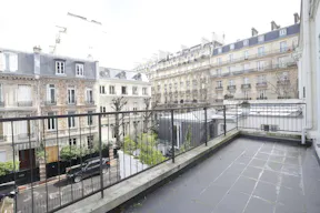 Elegant Unique Space near Avenue Hoche - Image 16