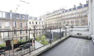 Elegant Unique Space near Avenue Hoche - Image 16