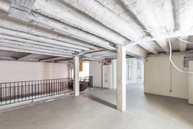 Exceptional Unique Space near Gare du Nord - Image 3