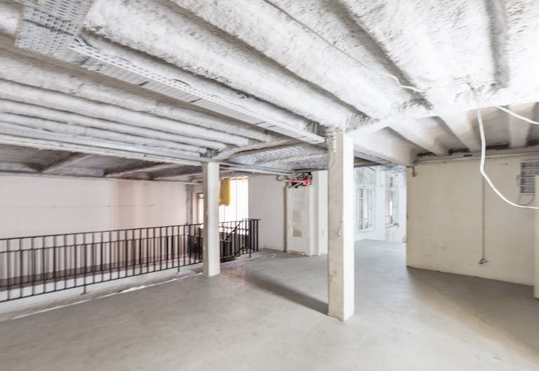 Exceptional Unique Space near Gare du Nord - Image 3