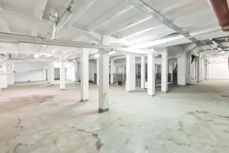 Exceptional Unique Space near Gare du Nord - Image 4