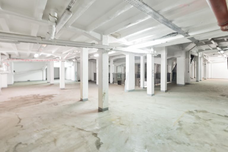 Exceptional Unique Space near Gare du Nord - Image 4