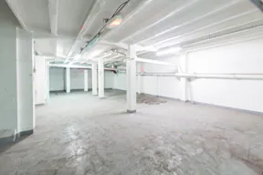 Exceptional Unique Space near Gare du Nord - Image 5