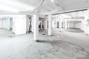 Exceptional Unique Space near Gare du Nord - Image 6