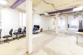 Exceptional Unique Space near Gare du Nord - Image 11