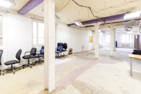 Exceptional Unique Space near Gare du Nord - Image 11