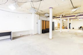 Exceptional Unique Space near Gare du Nord - Image 12