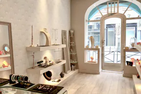 Pretty Boutique in Passy - Image 4