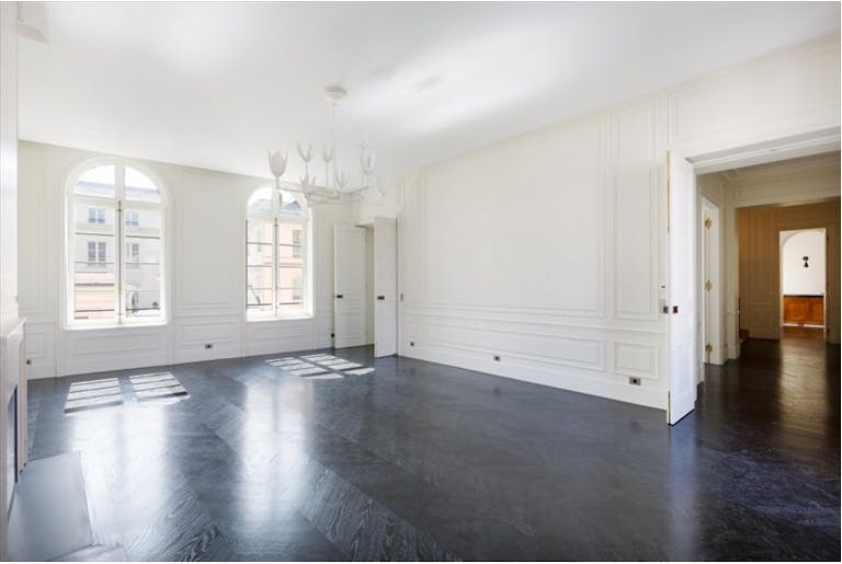 Premium Paris 7th Unique Space - Image 0