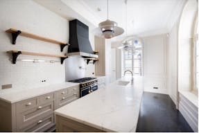 Premium Paris 7th Unique Space - Image 7