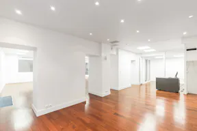 Elegant Unique Space in Le Marais - Image 0