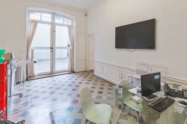 Cozy space near Champs-Elysées - Image 0