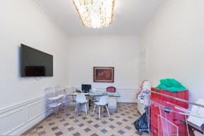 Cozy space near Champs-Elysées - Image 3