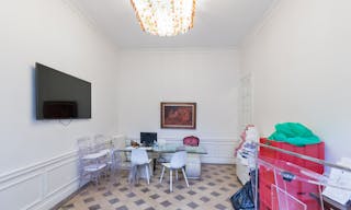 Cozy space near Champs-Elysées - Image 3