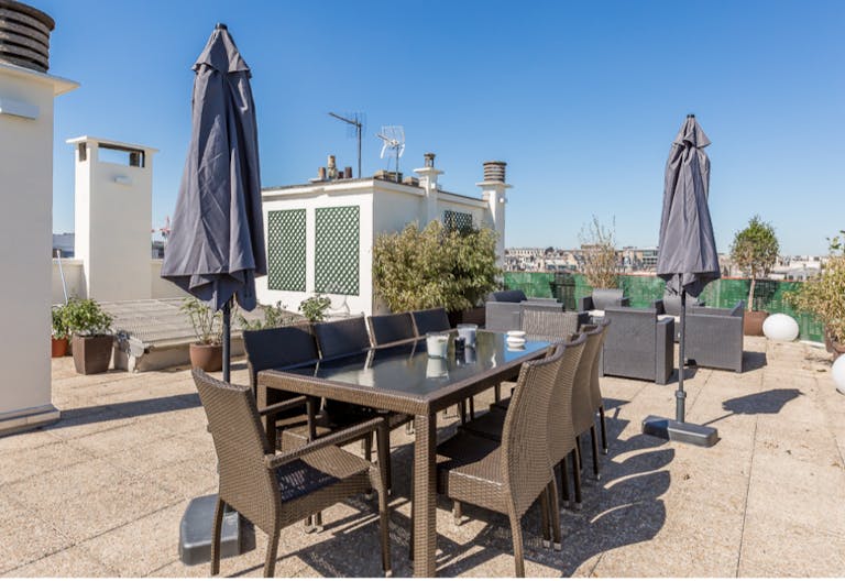 Charming Apartment near Champs Elysées - Image 2