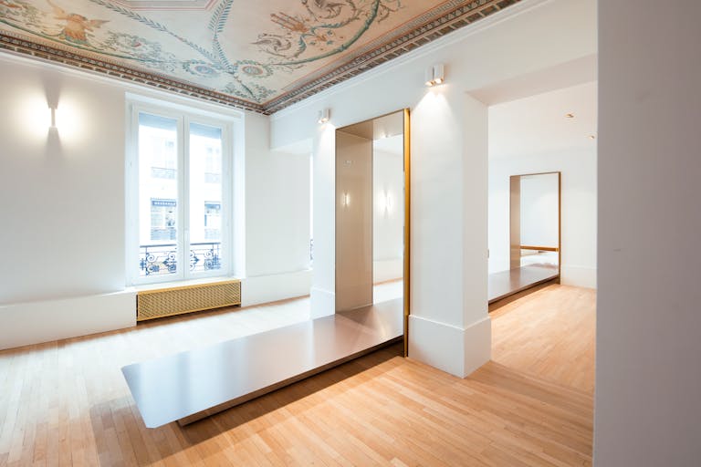 Sophisticated Space near Palais Royal - Image 3