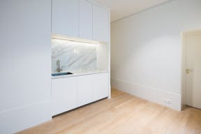 Sophisticated Space near Palais Royal - Image 8