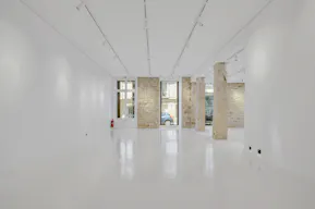 Beautiful space in Le Marais - Image 6