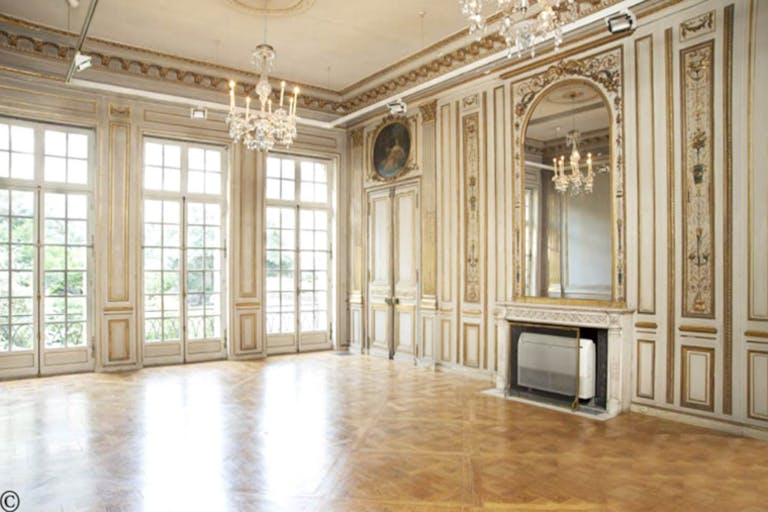 One-of-a-kind Space in the 16th district - Image 1