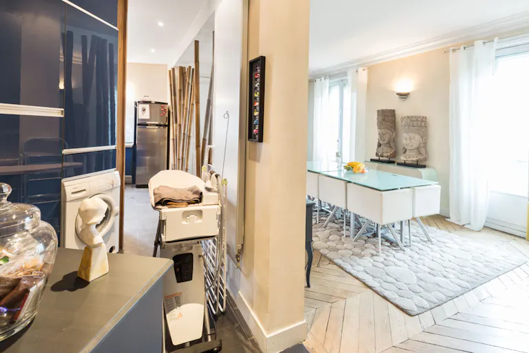 Pretty Haussmannian Apartment in Malesherbes - Image 4