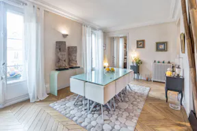 Pretty Haussmannian Apartment in Malesherbes - Image 6