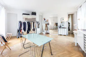 Pretty Haussmannian Apartment in Malesherbes - Image 10