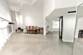 Elegant Art Gallery in Le Marais - Image 0
