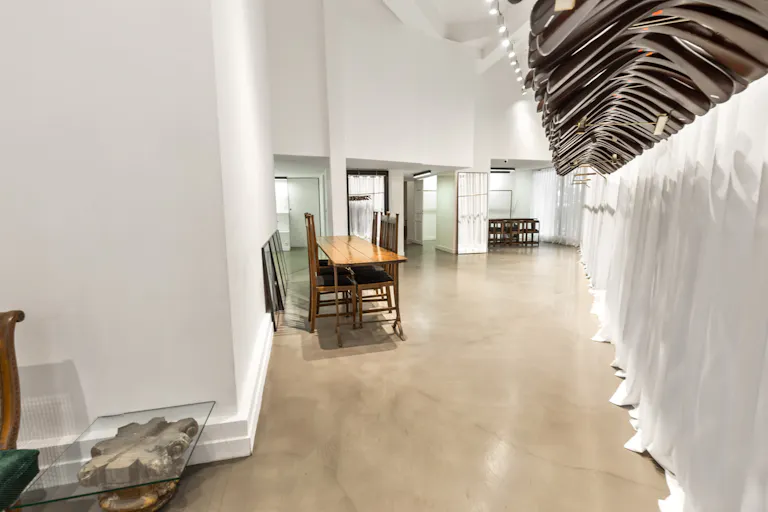 Elegant Art Gallery in Le Marais - Image 1