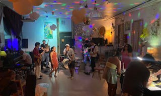 Beautiful and Versatile Open Loft Studio - Image 11