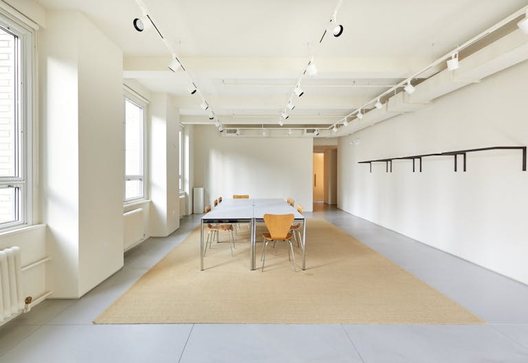 Modern Showroom directly opposite the Empire State Building - Image 3