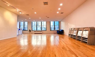 Entire Floor in SOHO with 2 extra rooms! - Image 33