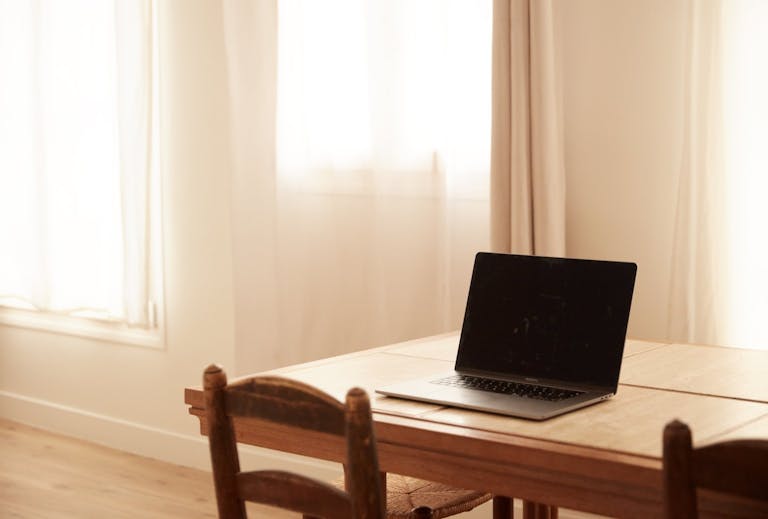 Sleek style photo studio in the heart of Paris - Image 3