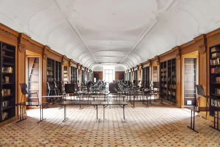 Library in Latin Quarter - Image 1