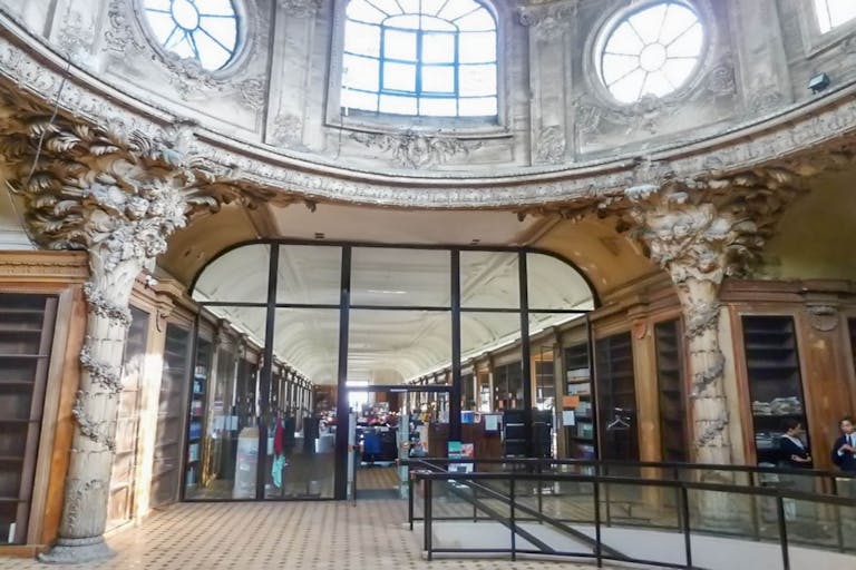 Library in Latin Quarter - Image 4