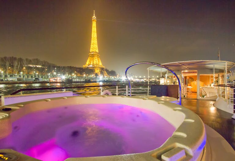 The Yacht in the 16th district of Paris - Image 0